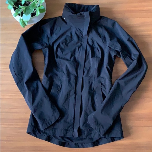 Lululemon Run: In The Rain Jacket Black Size 2 - Picture 7 of 8